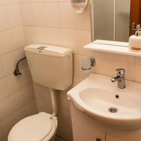 Kiki's نيوس بيرغوس