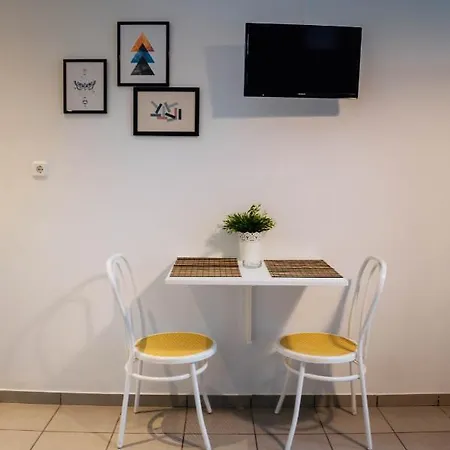 Kiki's 3* نيوس بيرغوس