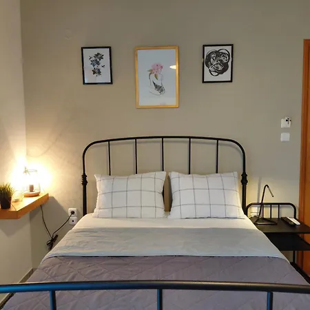Kiki's 3* Néos Pírgos
